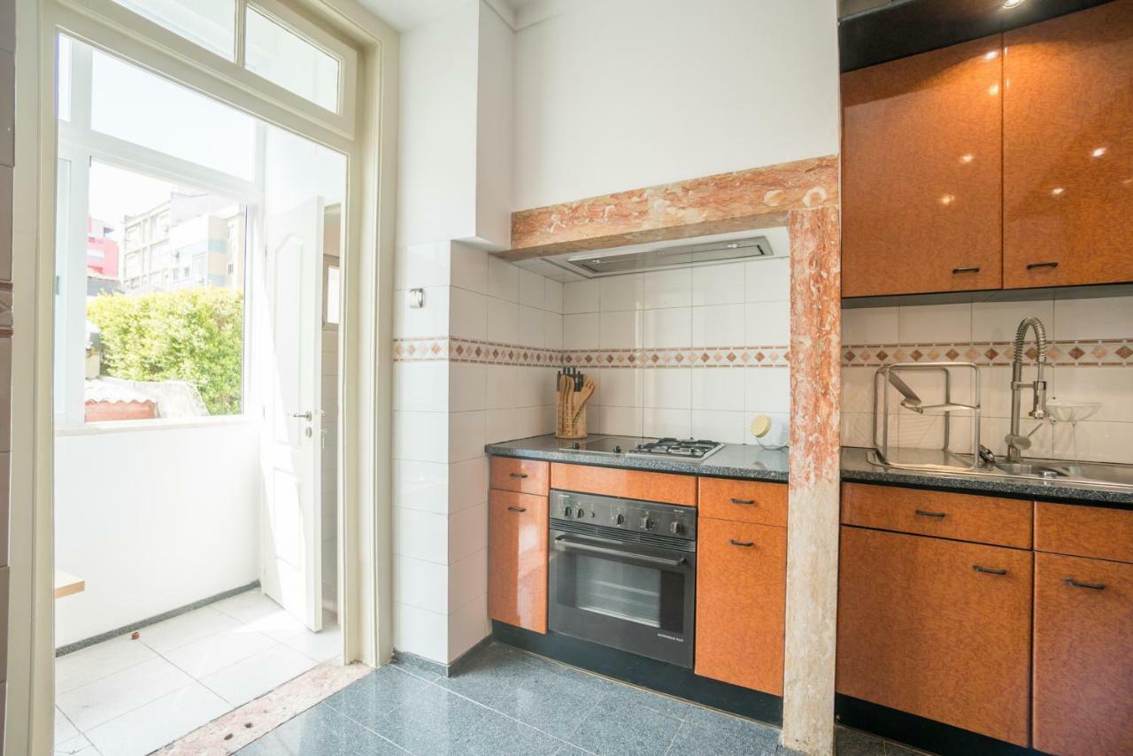 Campo Pequeno 3Bdr Apartment Lisbon Luaran gambar